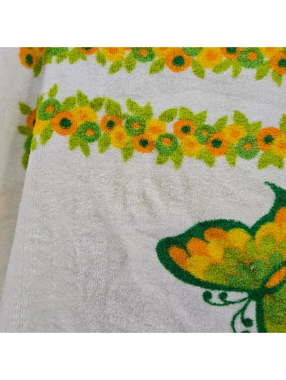 Butterfly Floral Bath Towel White Fringe Vintage USA Cannon All Cotton 20x36